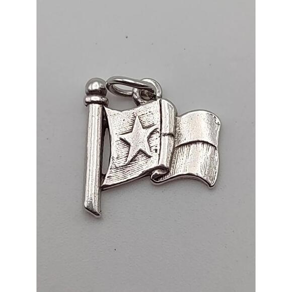 James Avery Jewelry - James Avery Retired Texas State Flag Charm 925 Silver 2.22g